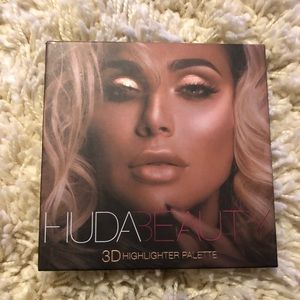 Huda Beauty 3D Highlighter Palette